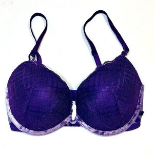 Victoria’s Secret Underwire Padded push-up Bra. 32DD